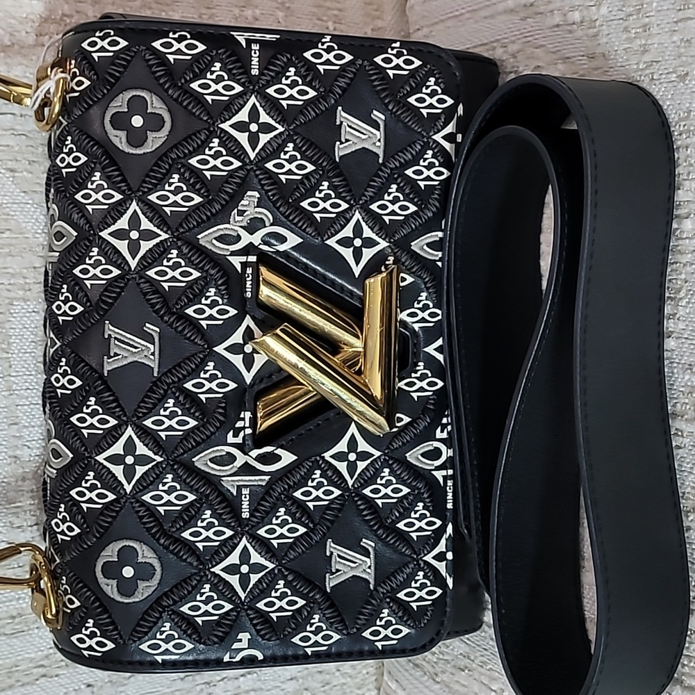 Louis Vuitton Twist 1854 Limited Edition Black and White Shoulder Bag - Picture 2 of 15